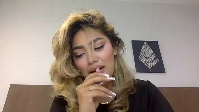 Maddy Beluci online show from 07/23/26, 08:45
