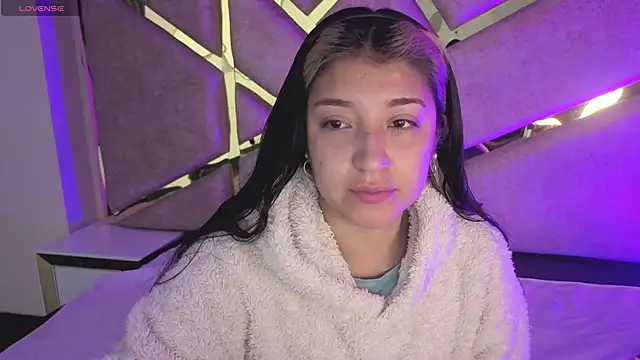 Snapshot of Dahiana_Dmour_ chatting on 03/10/26, 12:21 Dahiana Dmour online show from 03/10/26, 12:21