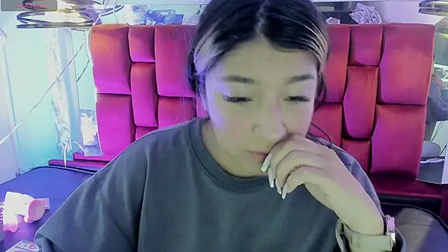Snapshot of Dahiana_Dmour_ chatting on 05/19/26, 12:11 Dahiana Dmour online show from 05/19/26, 12:11