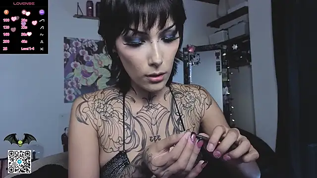 Snapshot of poison_dafne chatting on 06/10/26, 07:24 poison dafne online show from 06/10/26, 07:24