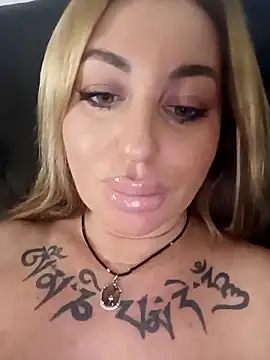 MiaMooly online show from 11/24/25, 04:18