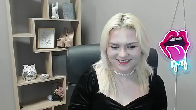 Snapshot of SweetLilyxo chatting on 02/24/26, 02:59 SweetLilyxo online show from 02/24/26, 02:59