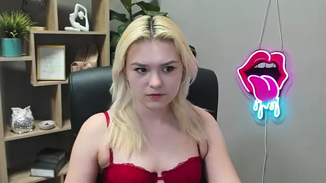 Snapshot of SweetLilyxo chatting on 03/04/26, 07:25 SweetLilyxo online show from 03/04/26, 07:25