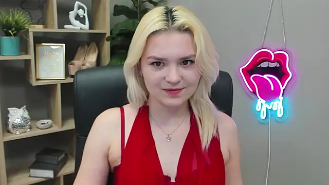 Snapshot of SweetLilyxo chatting on 03/08/26, 07:34 SweetLilyxo online show from 03/08/26, 07:34