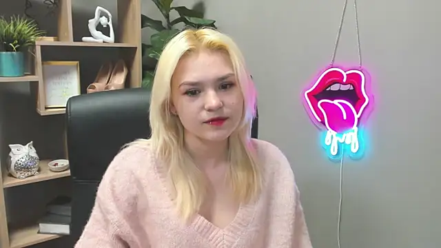 Snapshot of SweetLilyxo chatting on 03/26/26, 07:25 SweetLilyxo online show from 03/26/26, 07:25