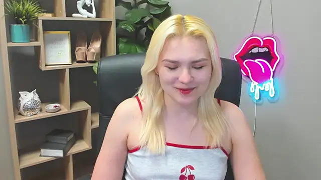 Snapshot of SweetLilyxo chatting on 03/27/26, 07:25 SweetLilyxo online show from 03/27/26, 07:25