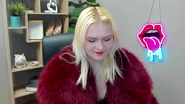 Snapshot of SweetLilyxo chatting on 04/01/26, 01:41 SweetLilyxo online show from 04/01/26, 01:41