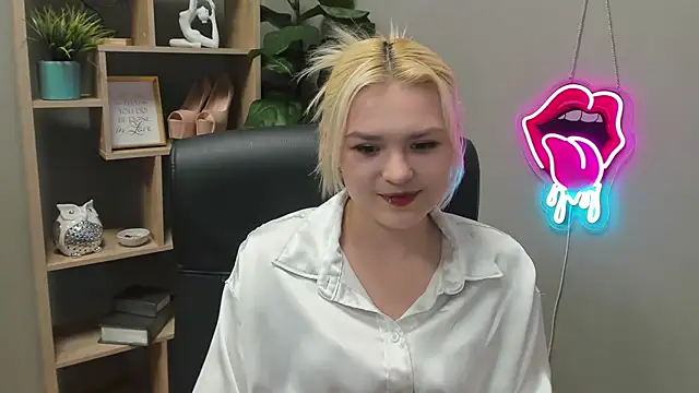 Snapshot of SweetLilyxo chatting on 04/03/26, 06:33 SweetLilyxo online show from 04/03/26, 06:33