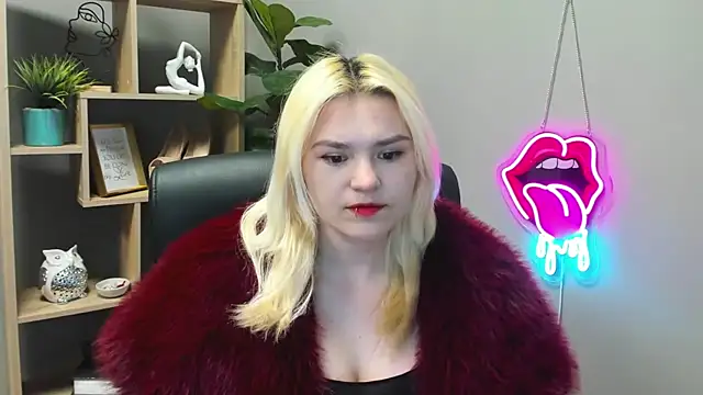 Snapshot of SweetLilyxo chatting on 04/21/26, 06:20 SweetLilyxo online show from 04/21/26, 06:20