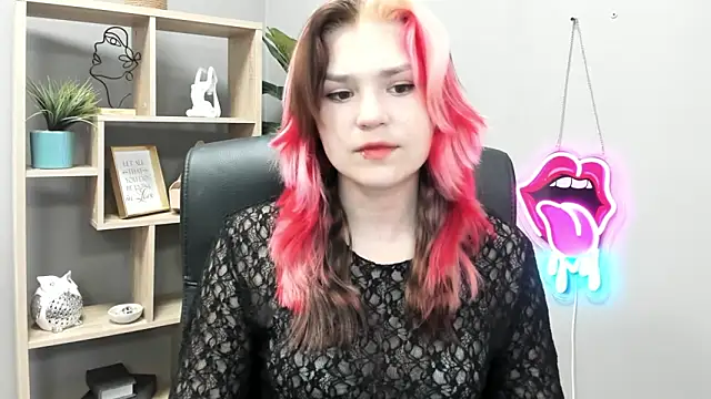 Snapshot of SweetLilyxo chatting on 06/08/26, 06:25 SweetLilyxo online show from 06/08/26, 06:25