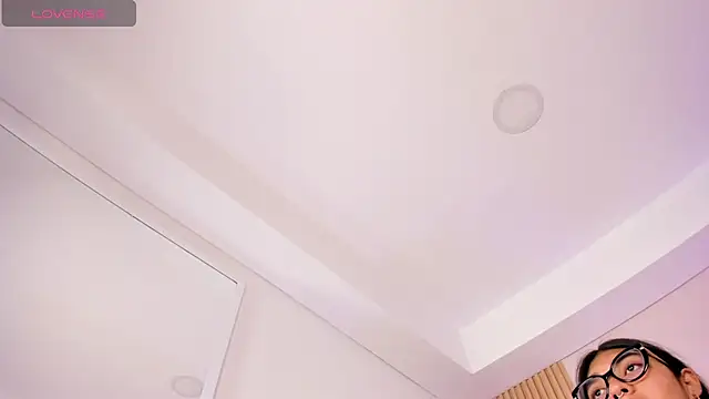 Snapshot of rebeca_taylor chatting on 04/30/26, 03:02 rebeca taylor online show from 04/30/26, 03:02