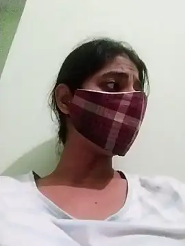 Snapshot of Kitti-Sharma chatting on 04/07/26, 11:10 Kitti-Sharma online show from 04/07/26, 11:10