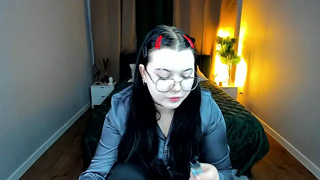 Snapshot of Kira_G0ld chatting on 03/18/26, 01:09 Kira G0ld online show from 03/18/26, 01:09