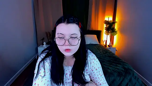 Snapshot of Kira_G0ld chatting on 03/25/26, 01:00 Kira G0ld online show from 03/25/26, 01:00