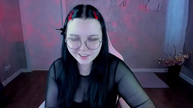 Snapshot of Kira_G0ld chatting on 04/07/26, 01:06 Kira G0ld online show from 04/07/26, 01:06