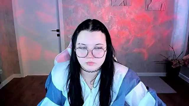 Snapshot of Kira_G0ld chatting on 04/10/26, 01:11 Kira G0ld online show from 04/10/26, 01:11