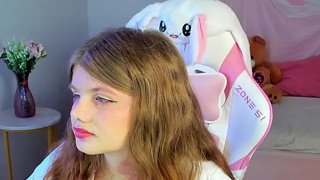 ChloeHalses online show from 06/09/26, 07:03