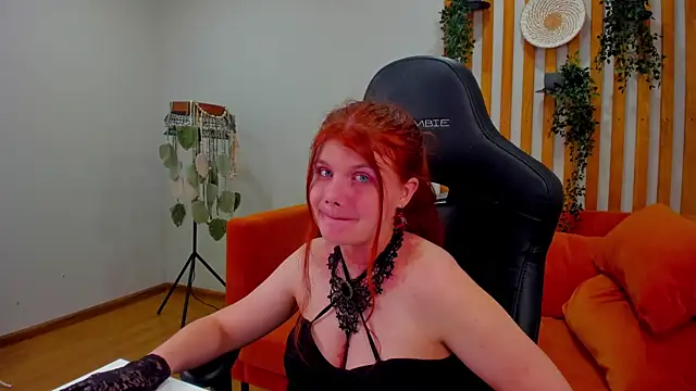 ChloeHalses online show from 07/28/26, 08:52