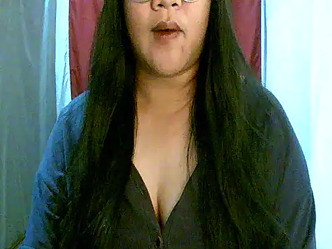 Snapshot of strip_berry chatting on 02/05/26, 02:11 strip berry online show from 02/05/26, 02:11