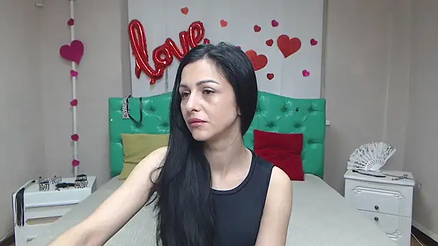 Snapshot of EvaClarkk chatting on 04/10/26, 05:23 EvaClarkk online show from 04/10/26, 05:23