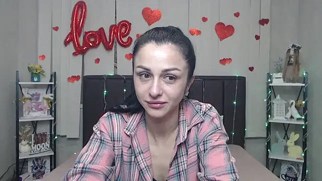 Snapshot of EvaClarkk chatting on 04/16/26, 05:19 EvaClarkk online show from 04/16/26, 05:19