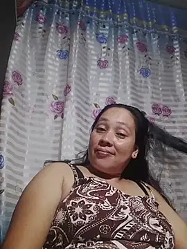 Snapshot of May_Bombs chatting on 03/04/26, 12:22 May Bombs online show from 03/04/26, 12:22