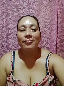 Snapshot of May_Bombs chatting on 03/18/26, 08:17 May Bombs online show from 03/18/26, 08:17
