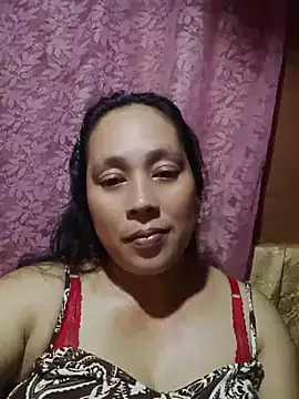 Snapshot of May_Bombs chatting on 03/28/26, 10:37 May Bombs online show from 03/28/26, 10:37