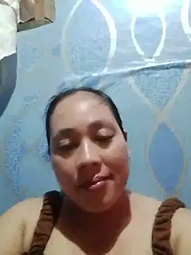 Snapshot of May_Bombs chatting on 04/04/26, 12:31 May Bombs online show from 04/04/26, 12:31