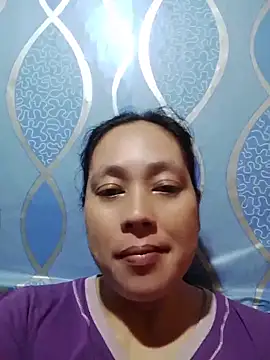 Snapshot of May_Bombs chatting on 04/12/26, 11:10 May Bombs online show from 04/12/26, 11:10