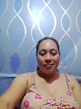 Snapshot of May_Bombs chatting on 04/16/26, 11:07 May Bombs online show from 04/16/26, 11:07