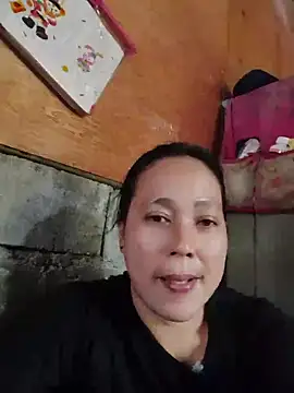 Snapshot of May_Bombs chatting on 04/24/26, 01:19 May Bombs online show from 04/24/26, 01:19
