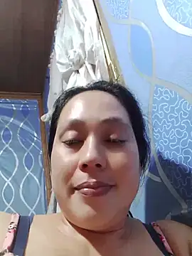 Snapshot of May_Bombs chatting on 04/24/26, 01:24 May Bombs online show from 04/24/26, 01:24