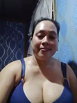 Snapshot of May_Bombs chatting on 05/16/26, 08:33 May Bombs online show from 05/16/26, 08:33
