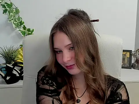 Snapshot of LanaLovely chatting on 02/13/26, 07:26 LanaLovely online show from 02/13/26, 07:26