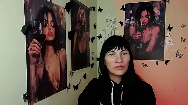 Snapshot of Rosalinda_ro chatting on 03/27/26, 01:11 Rosalinda ro online show from 03/27/26, 01:11