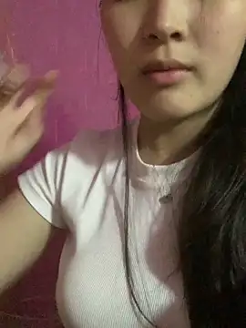 Snapshot of Suzu_xx01 chatting on 05/21/26, 03:30 Suzu xx01 online show from 05/21/26, 03:30