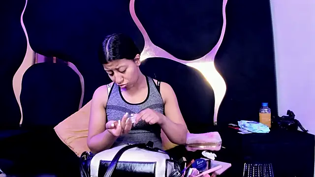 Vaneline2 online show from 06/02/26, 02:30