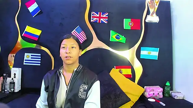 Vaneline2 online show from 06/22/26, 02:14