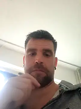 Snapshot of Bashard chatting on 02/10/26, 12:31 Bashard online show from 02/10/26, 12:31