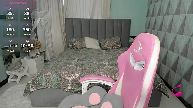 Snapshot of Amy_Amely chatting on 03/12/26, 12:00 Amy Amely online show from 03/12/26, 12:00