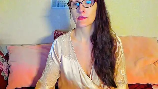 Snapshot of beddable_woman chatting on 04/08/26, 02:44 beddable woman online show from 04/08/26, 02:44