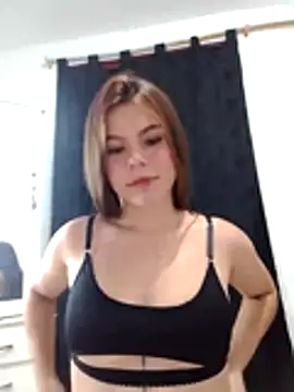 EmiNavarro online show from 06/22/26, 03:25