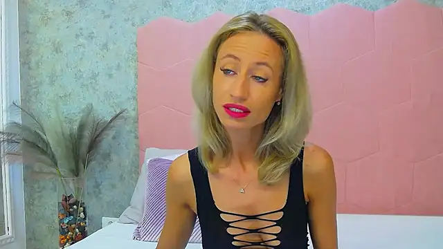 DeliaMArlow online show from 07/18/26, 07:34