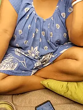 R Queen online show from 07/24/26, 05:49