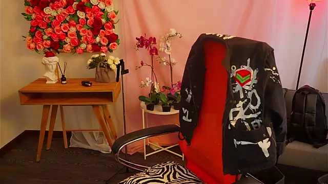 Snapshot of NeoGeisha chatting on 04/08/26, 01:22 NeoGeisha online show from 04/08/26, 01:22