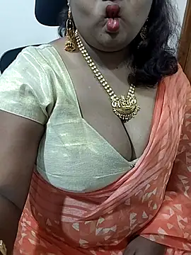 Snapshot of Archana_achu143 chatting on 06/03/26, 02:55 Archana achu143 online show from 06/03/26, 02:55