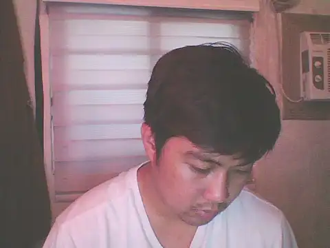 Snapshot of mattyXthridy chatting on 04/04/26, 04:11 mattyXthridy online show from 04/04/26, 04:11