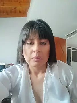 Snapshot of Lyonette_reading1 chatting on 03/06/26, 01:51 Lyonette reading1 online show from 03/06/26, 01:51