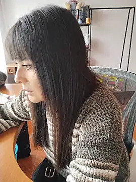 Snapshot of Lyonette_reading1 chatting on 03/18/26, 02:53 Lyonette reading1 online show from 03/18/26, 02:53